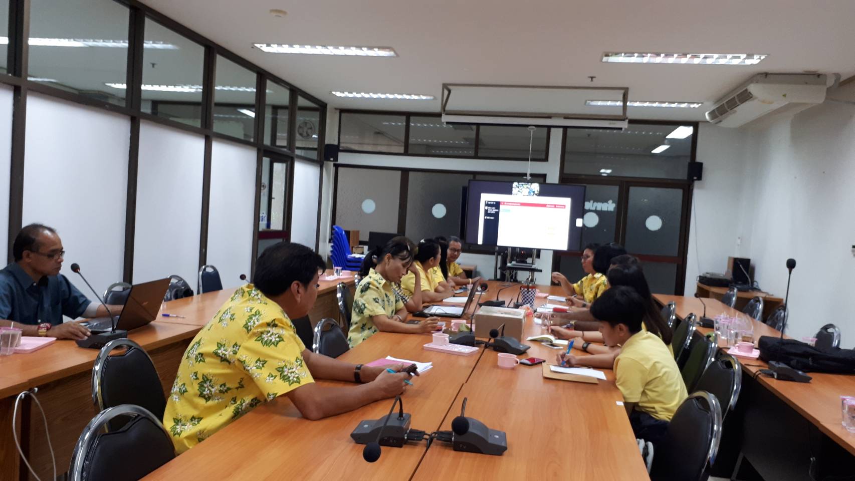 การประชุมชี้แจงและสร้างความเข้าใจเกี่ยวกับระบบการรายงานบนมือถือผ่านระบบ Online Real Time ผ่านระบบ TV Conference