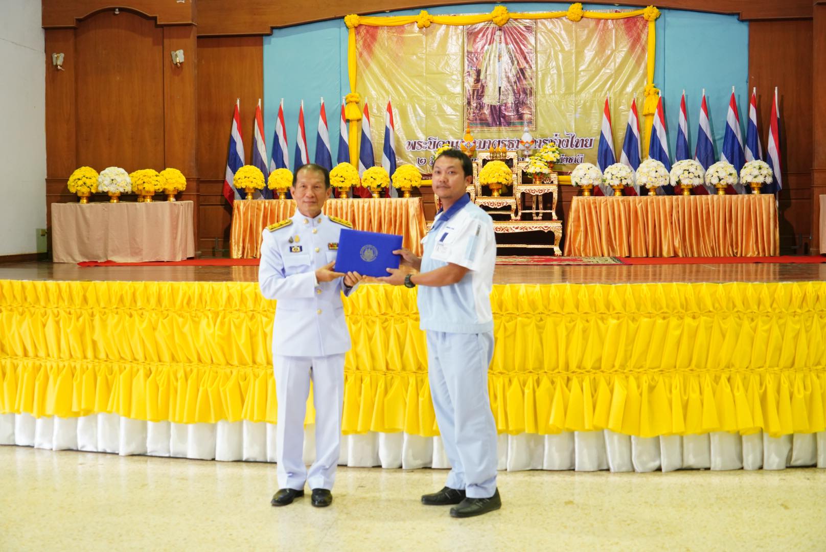 พิธีถวายเครื่องราชสักการะเทิดพระเกียรติพระบาทสมเด็จพระบรมชนกาธิเบศร มหาภูมิพลอดุลยเดชมหาราช บรมนาถบพิตร “พระบิดาแห่งมาตรฐานการช่างไทย”