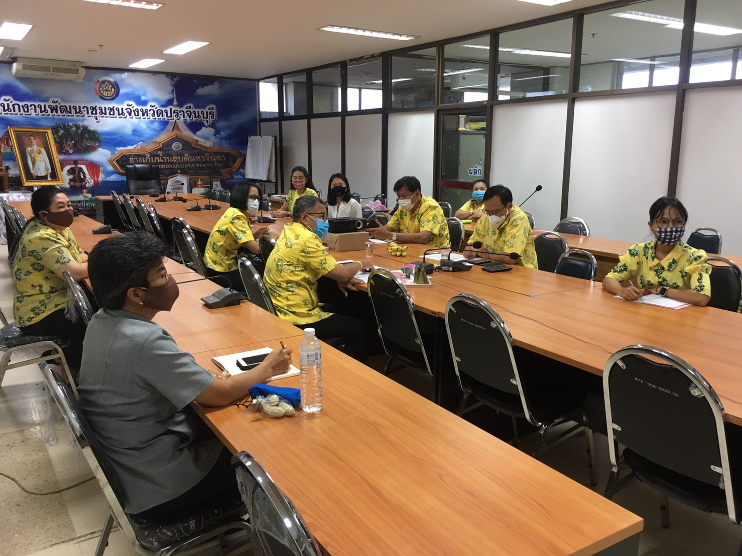 การประชุมกรมการพัฒนาชุมชน  ครั้งที่ 3/2563 ผ่านระบบวีดิทัศน์ทางไกล (Video Conference) ณ ห้องประชุม War Room ชั้น 5 กรมการพัฒนาชุมชน