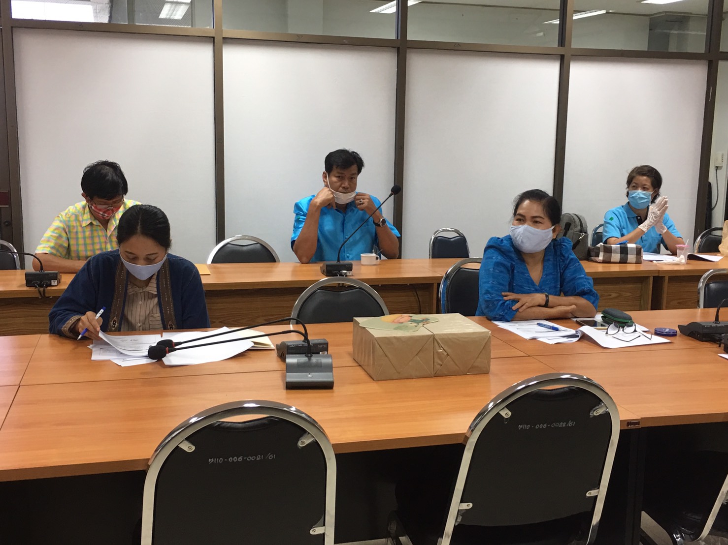 การประชุมชี้แจง เร่งรัด กำกับ ติดตามการดำเนินงานกองทุนพัฒนาบทบาทสตรี ผ่านระบบวีดิทัศน์ทางไกล (Video Conference) ณ ห้องประชุม War Room ชั้น 5 กรมการพัฒนาชุมชน