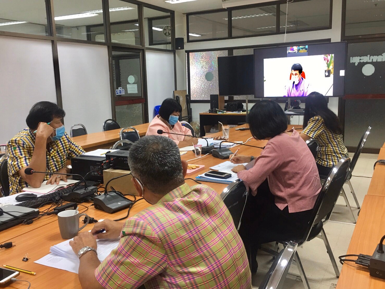 งการประชุมคณะกรรมการอำนวยการขับเคลื่อนแผนปฏิบัติการ 90 วัน “ปลูกผักสวนครัว เพื่อสร้างความมั่นคงทางอาหาร” ผ่านระบบ Video Conference