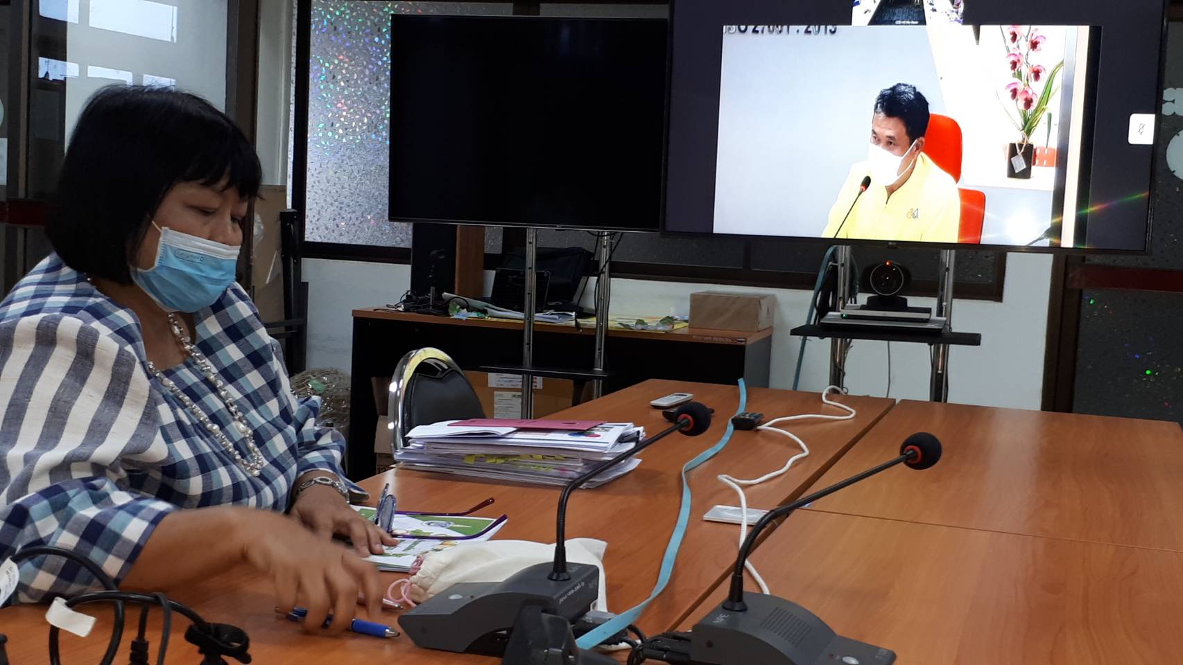 การประชุมผ่านระบบวีดิทัศน์ทางไกล ( Video Conference ) เรื่อง การขับเคลื่อนหลักทฤษฎีใหม่ของพระบาทสมเด็จพระเจ้าอยู่หัว รัชกาลที่ 9 ประยุกต์สู่ “โคก หนอง นา โมเดล” 30 ตารางวา