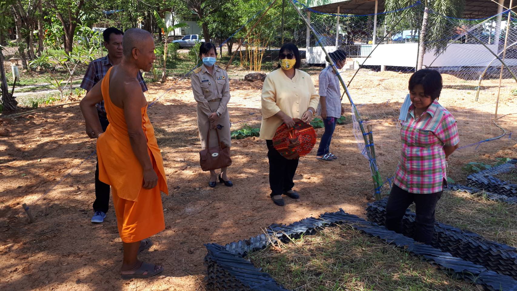 ติดตามการดำเนินงานโครงการพัฒนาหมู่บ้านเศรษฐกิจพอเพียง กิจกรรม โคก หนอง นา โมเดล