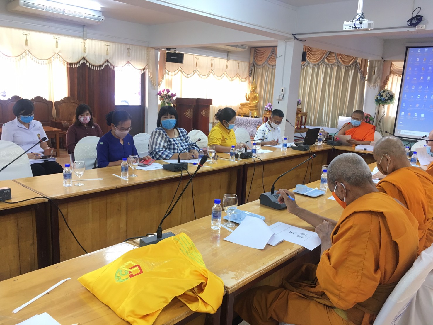 การประชุมเจ้าคณะอำเภอทุกอำเภอ ณ ห้องประชุมโรงเรียนมัธยมวัดใหม่กรงทอง อำเภอศรีมหาโพธิ จังหวัดปราจีนบุรี
