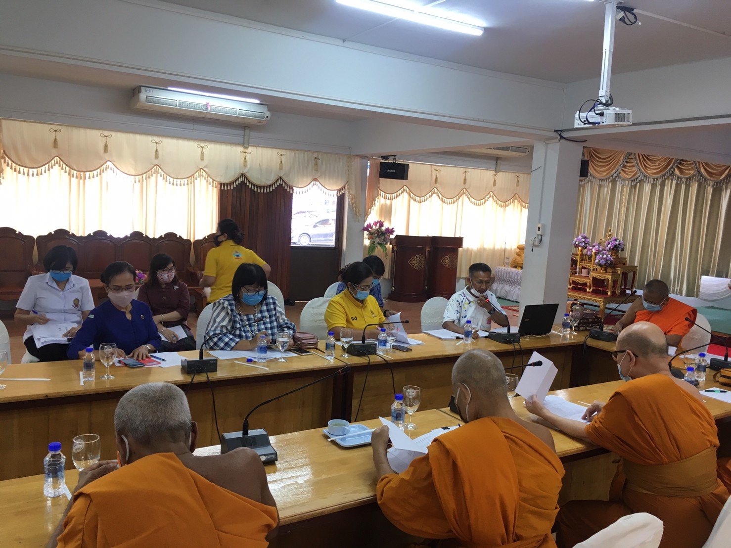 การประชุมเจ้าคณะอำเภอทุกอำเภอ ณ ห้องประชุมโรงเรียนมัธยมวัดใหม่กรงทอง อำเภอศรีมหาโพธิ จังหวัดปราจีนบุรี
