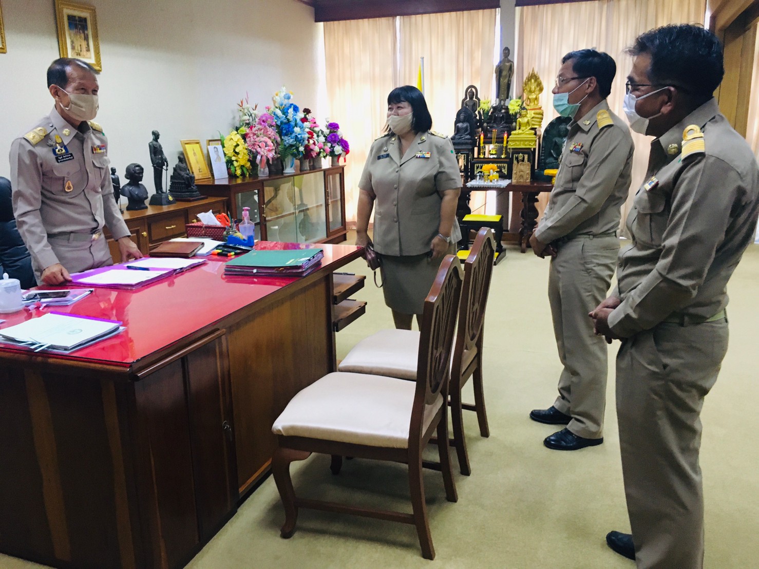 นำข้าราชการพัฒนาชุมชนที่ได้รับคำสั่งแต่งตั้ง/โยกย้าย จำนวน 2 คน เข้ารับพรจากผู้ว่าราชการจังหวัดปราจีนบุรี และรองผู้ว่าราชการจังหวัดปราจีนบุรี
