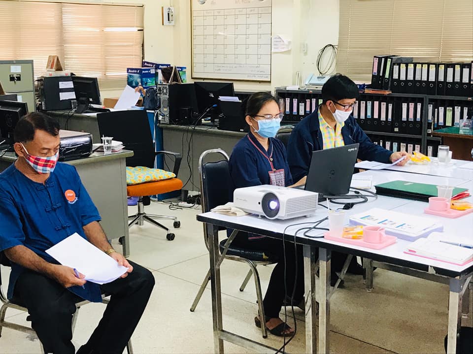 ประชุมเจ้าหน้าที่พัฒนาชุมชนของสำนักงานพัฒนาชุมชนอำเภอบ้านสร้าง