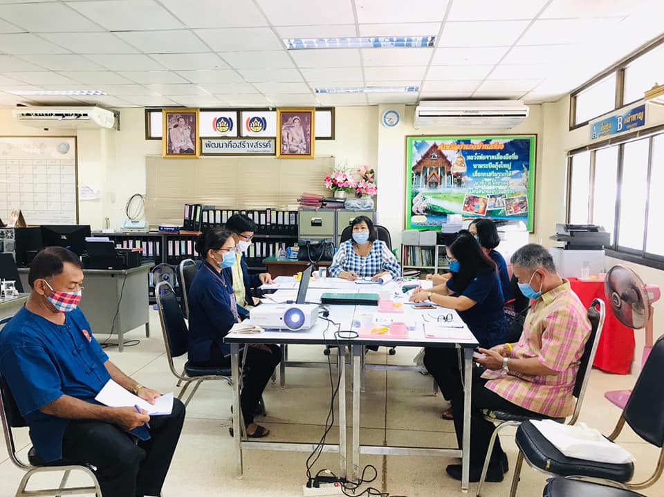 ประชุมเจ้าหน้าที่พัฒนาชุมชนของสำนักงานพัฒนาชุมชนอำเภอบ้านสร้าง
