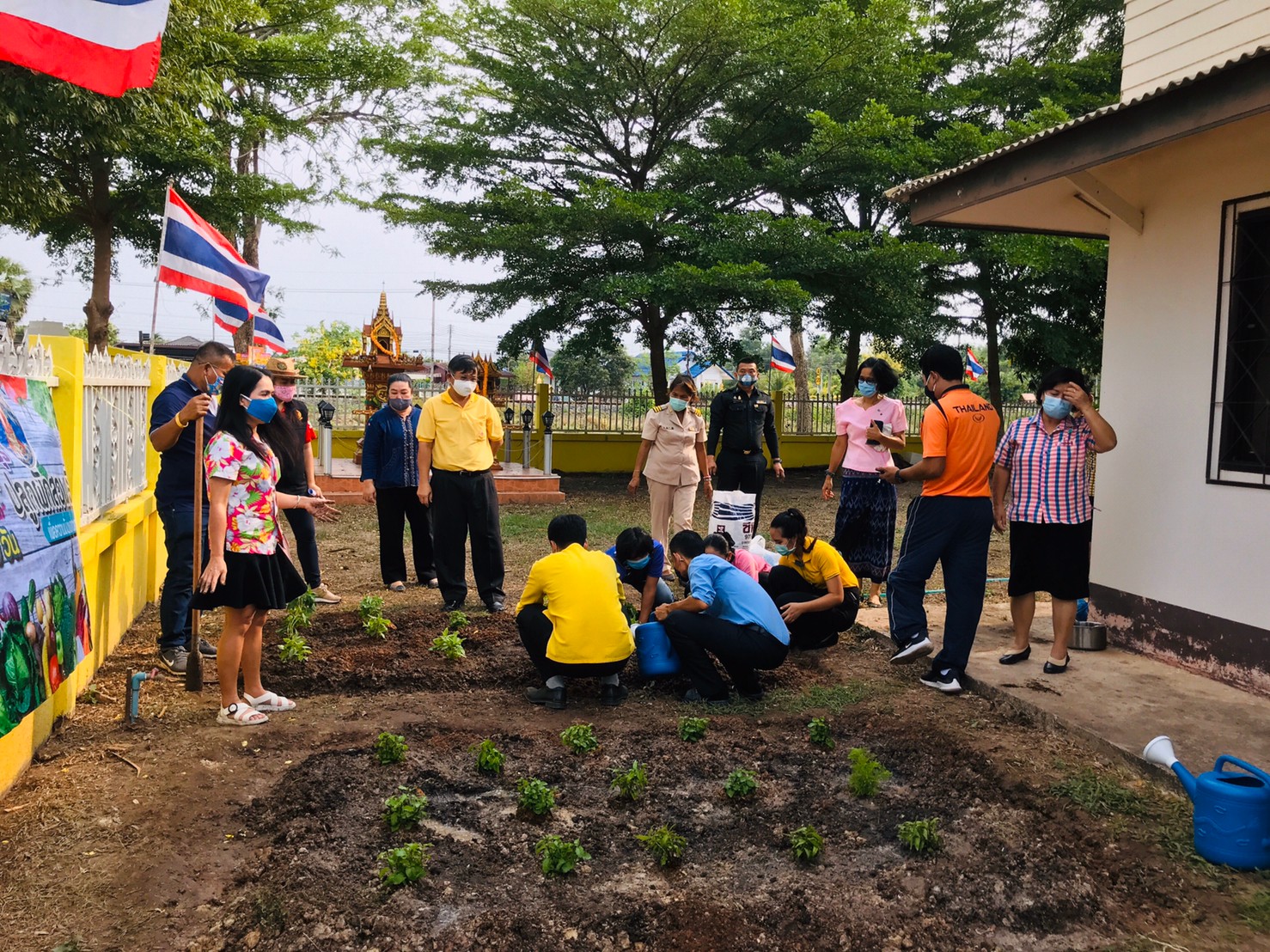 กิจกรรม Kick Off เปิดปฏิบัติการ “Quick Win ปลูกพืชผักสวนครัว เพื่อสร้างความมั่นคงทางอาหาร” ระดับอำเภอ กิจกรรมผู้นำต้องทำก่อน