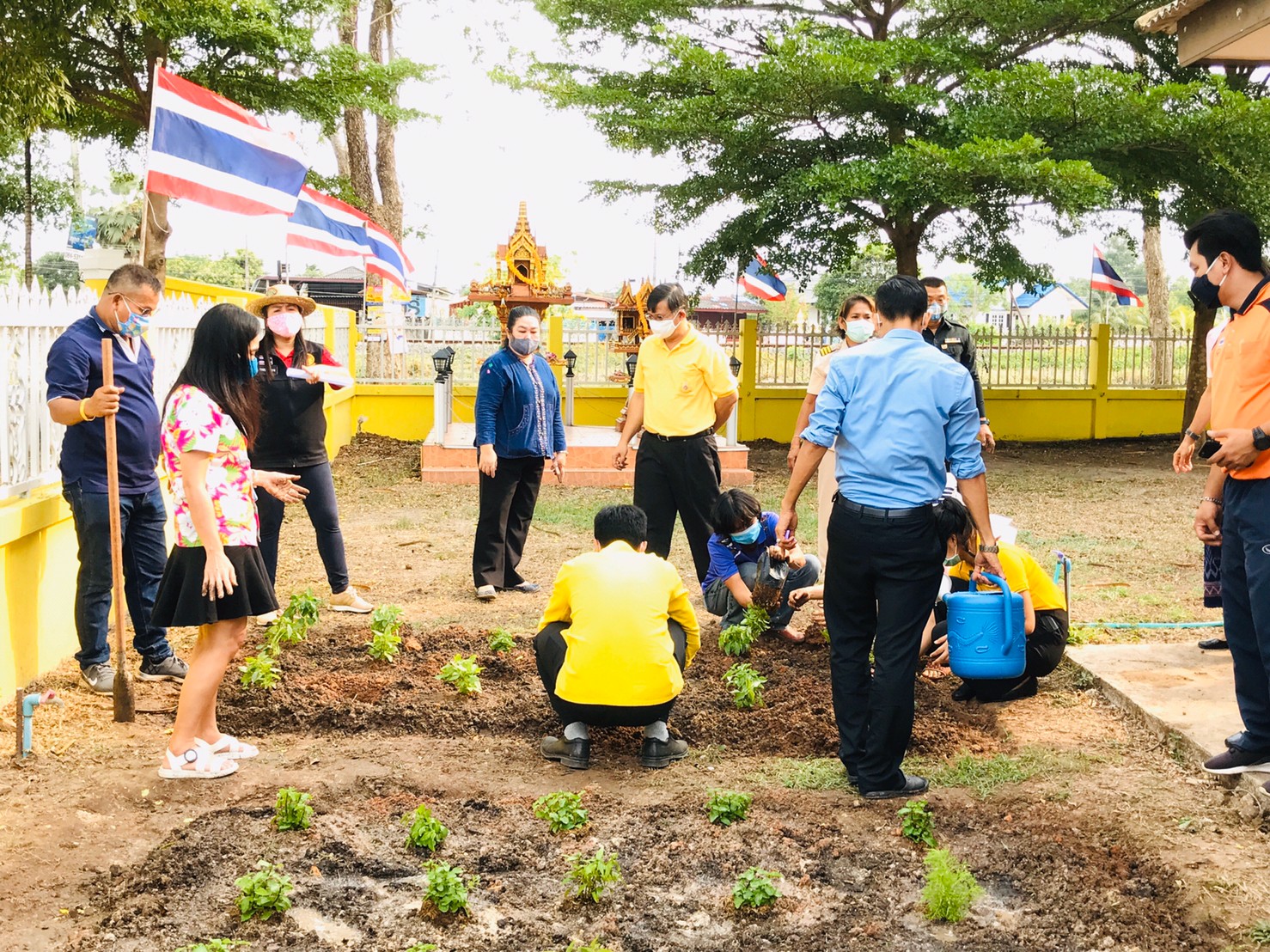 กิจกรรม Kick Off เปิดปฏิบัติการ “Quick Win ปลูกพืชผักสวนครัว เพื่อสร้างความมั่นคงทางอาหาร” ระดับอำเภอ กิจกรรมผู้นำต้องทำก่อน
