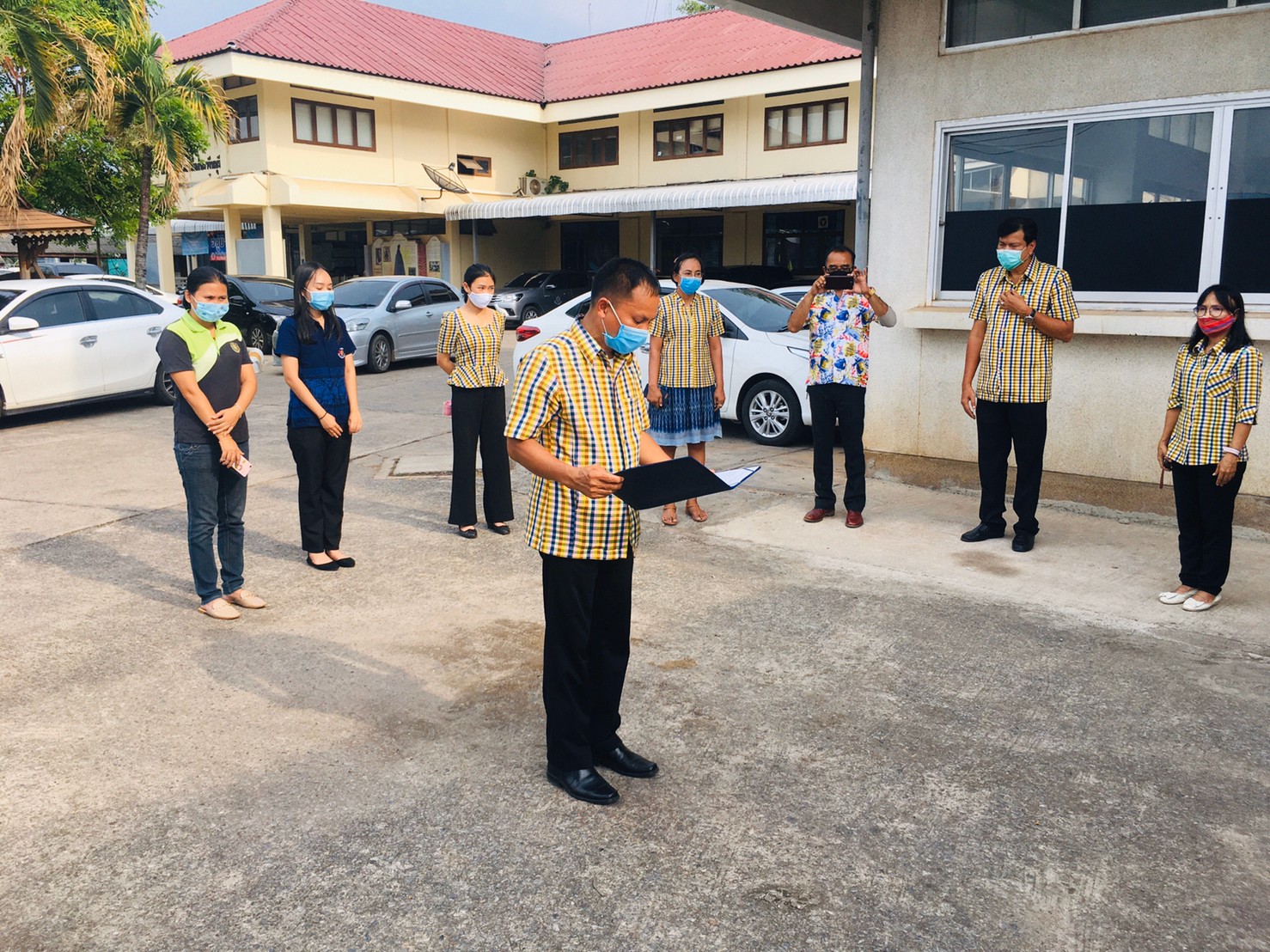 Kick Off เปิดปฏิบัติการ “Quick Win ปลูกพืชผักสวนครัว เพื่อสร้างความมั่นคงทางอาหาร” ระดับอำเภอ กิจกรรมผู้นำต้องทำก่อน