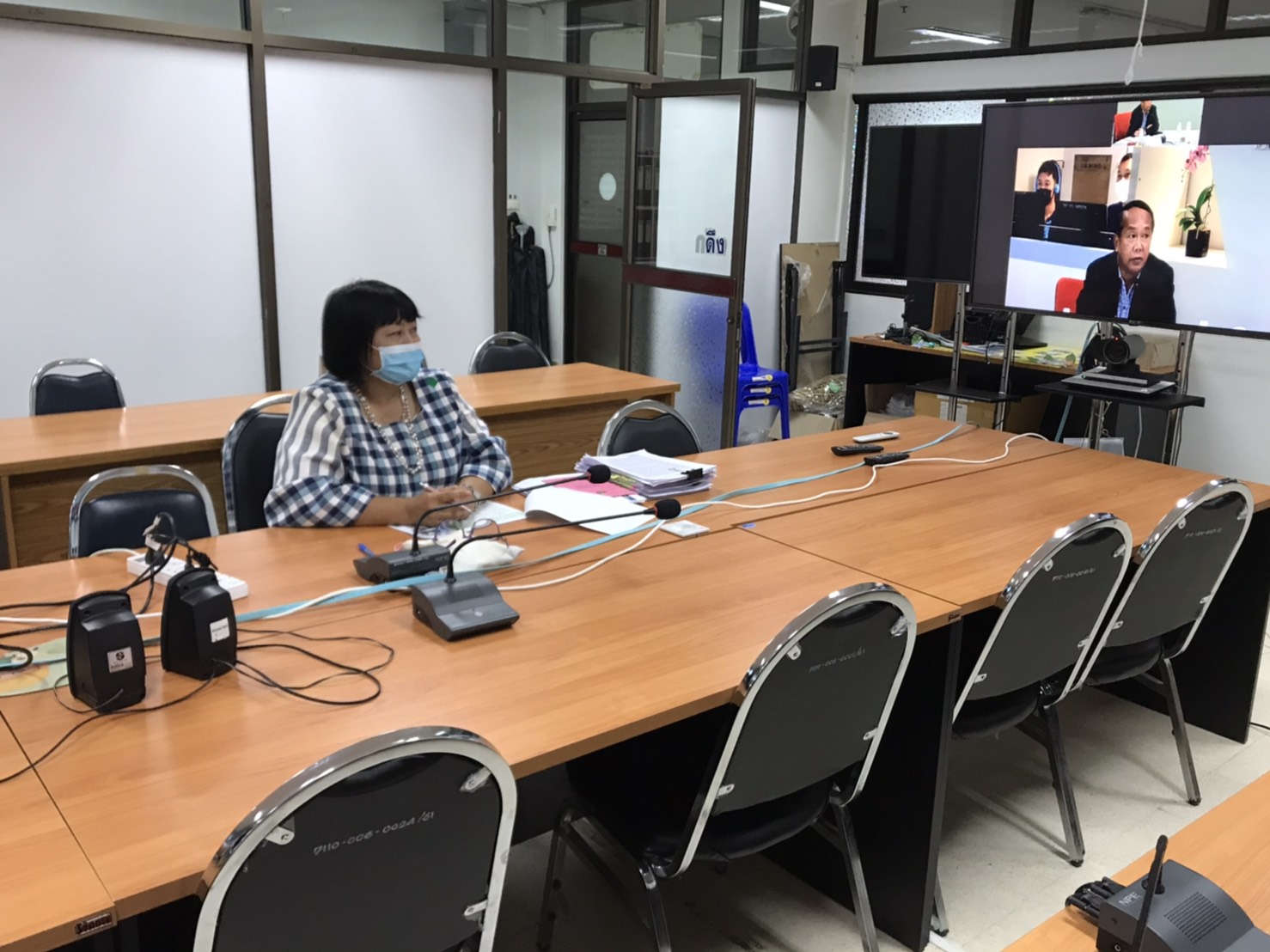 การประชุมผ่านระบบวีดิทัศน์ทางไกล ( Video Conference ) เรื่อง การขับเคลื่อนหลักทฤษฎีใหม่ของพระบาทสมเด็จพระเจ้าอยู่หัว รัชกาลที่ 9 ประยุกต์สู่ “โคก หนอง นา โมเดล” 30 ตารางวา