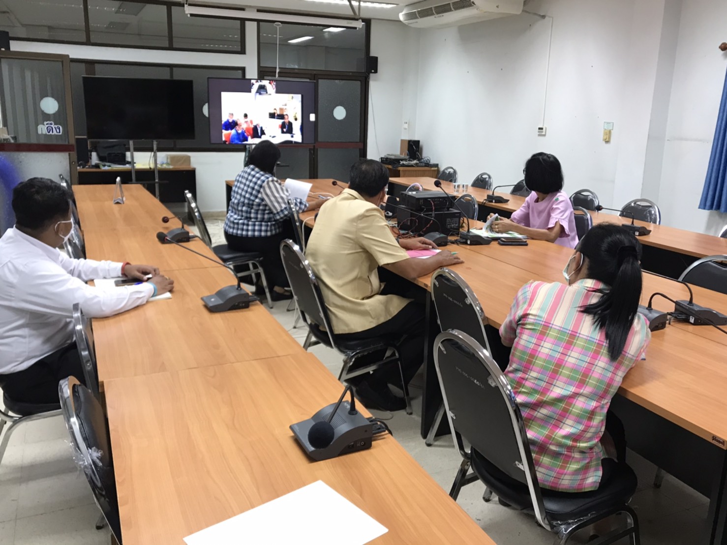 การประชุมผ่านระบบวีดิทัศน์ทางไกล ( Video Conference ) เรื่อง การขับเคลื่อนหลักทฤษฎีใหม่ของพระบาทสมเด็จพระเจ้าอยู่หัว รัชกาลที่ 9 ประยุกต์สู่ “โคก หนอง นา โมเดล” 30 ตารางวา