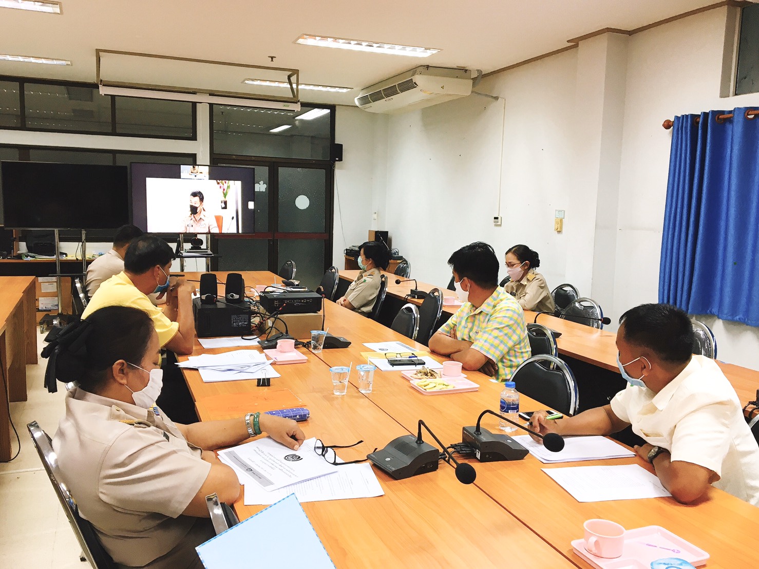 การประชุมชี้แจงแนวทางการดำเนินงานแผนปฏิบัติการ (Quick Win) 90 วัน”ปลูกผักสวนครัว เพื่อสร้างความมั่นคงทางอาหาร” และการพัฒนาคุณภาพชีวิตระดับครัวเรือนแบบบูรณาการเชิงพื้นที่ ผ่านระบบวีดีทัศน์ทางไกล (Video Conference) และ ผ่านระบบ TV พช