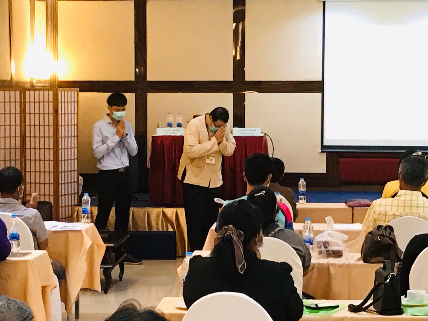 โครงการสร้างรายได้จากการจำหน่ายสินค้าด้วยกลไกประชารัฐ กิจกรรม การประชุมเชิงปฏิบัติการสร้างรายได้จากกิจการอาหารปลอดภัย (โรงพยาบาล โรงแรม โรงเรียน ร้านอาหาร)