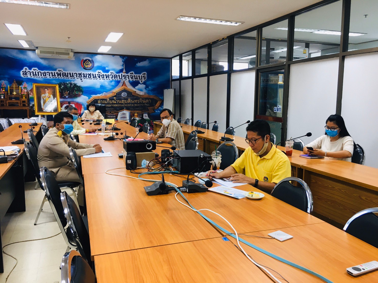การประชุมชี้แจงการดำเนินงานโครงการส่งเสริมนักการตลาดรุ่นใหม่ (OTOP) ผ่านระบบวีดิทัศน์ทางไกล (VDO Conference)