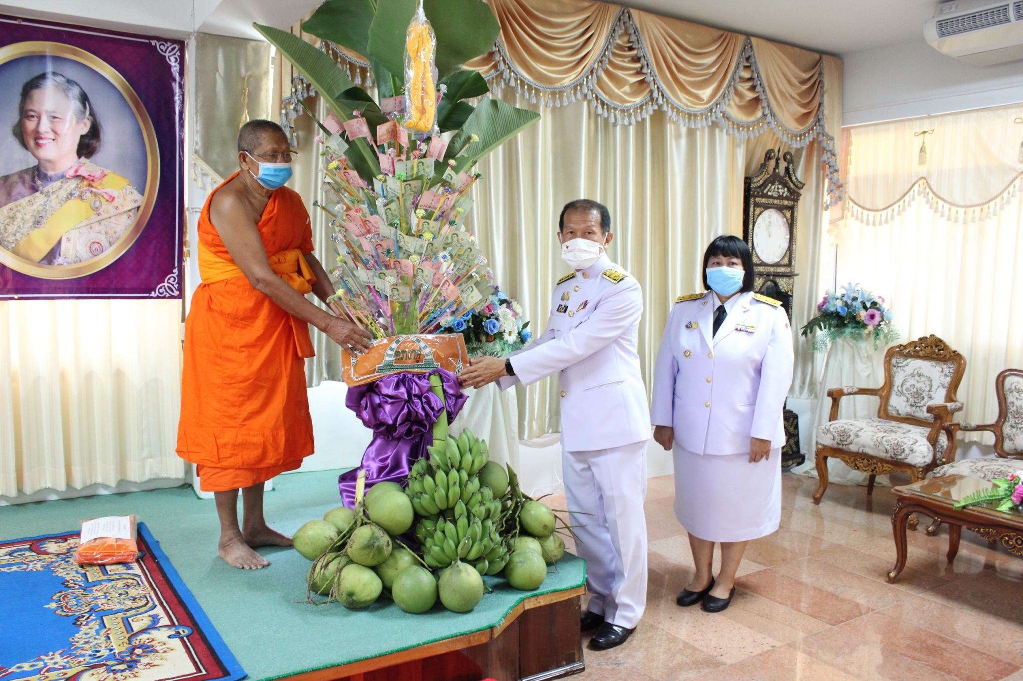 พิธีทอดผ้าป่าสมทบกองทุนพัฒนาเด็กชนบทในพระราชูปถัมภ์สมเด็จพระเทพรัตนราชสุดาฯ สยามบรมราชกุมารี ประจำปี 2563
