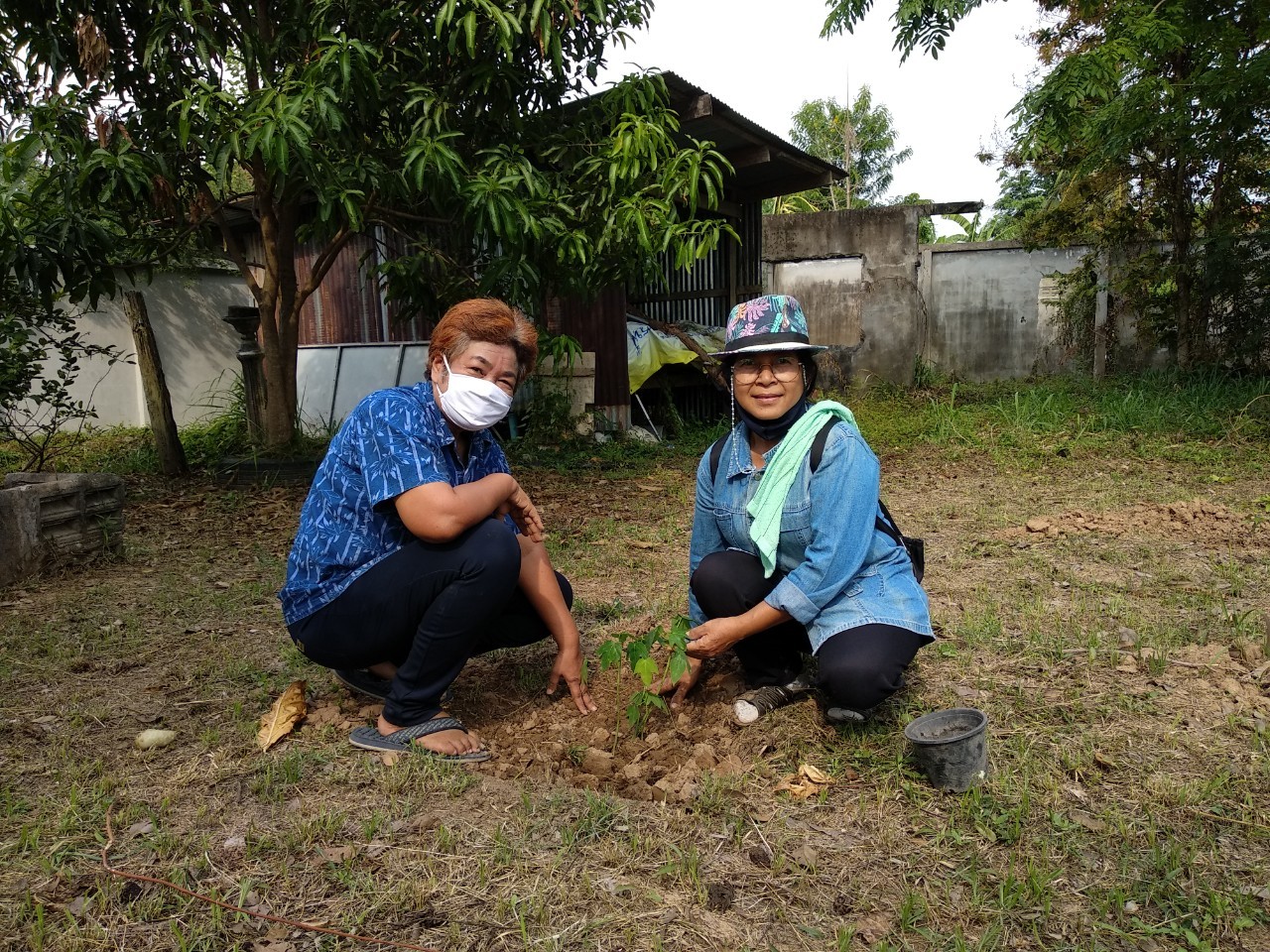 โครงการสตรีแบ่งปันรัก ปลูกผักปลอดภัย