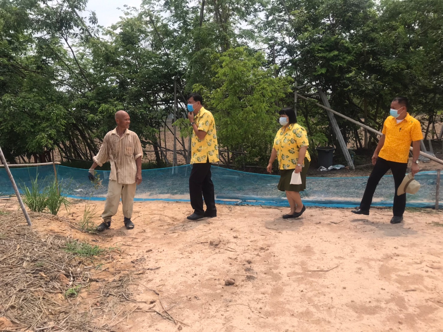 ติดตามการดำเนินงานโครงการพัฒนากสิกรรมสู่ระบบเศรษฐกิจพอเพียง : กิจกรรมเอามื้อสามัคคี โคก หนอง นา โมเดล หิ้วปิ่นโตไปเอามื้อสามัคคี ถือจอบเสียมไปพลิกฟื้นแผ่นดิน