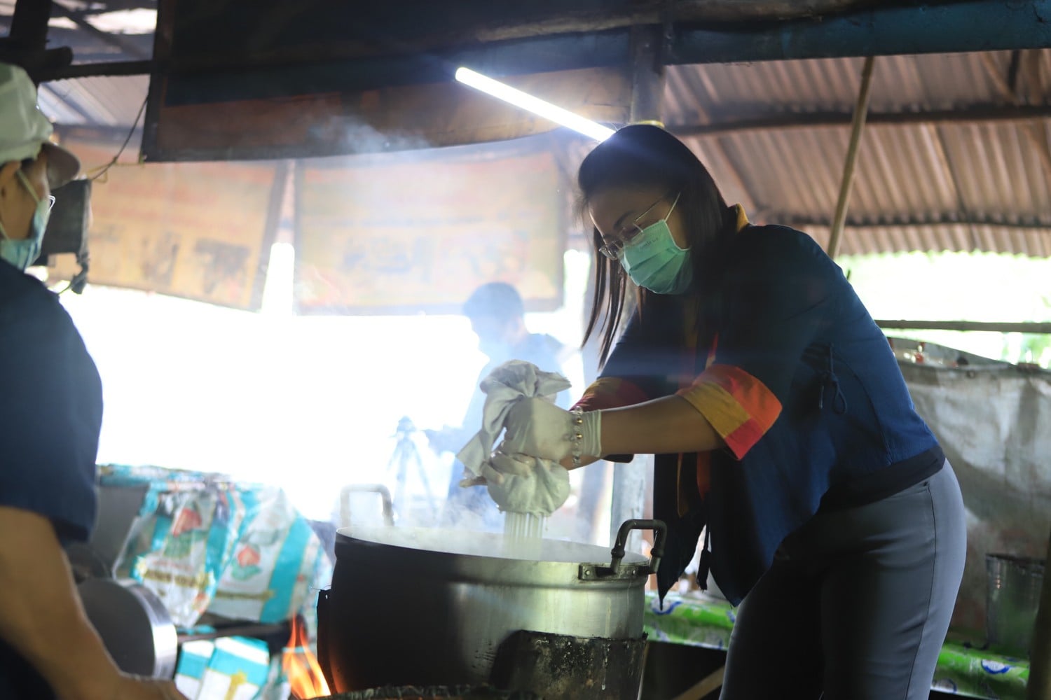 สืบสานภูมิปัญญาไทยพวน สู่อาชีพขนมจีนสมุนไพรกลุ่มสตรีบ้านแล้ง ตำบลดงกระทงยาม อำเภอศรีมหาโพธิ จังหวัดปราจีนบุรี