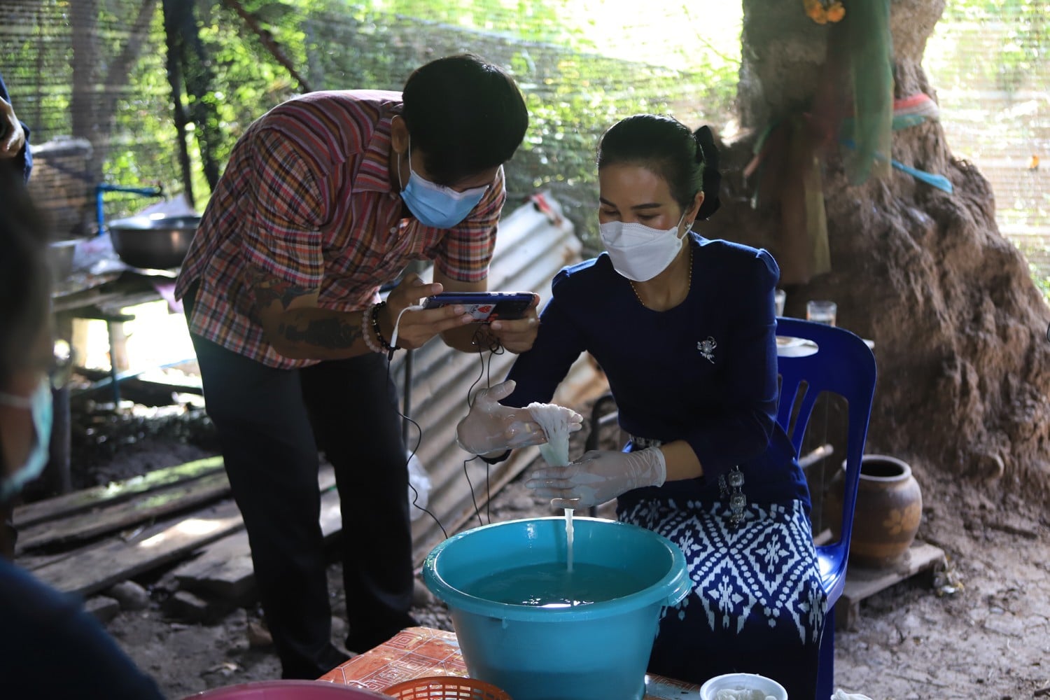 สืบสานภูมิปัญญาไทยพวน สู่อาชีพขนมจีนสมุนไพรกลุ่มสตรีบ้านแล้ง ตำบลดงกระทงยาม อำเภอศรีมหาโพธิ จังหวัดปราจีนบุรี