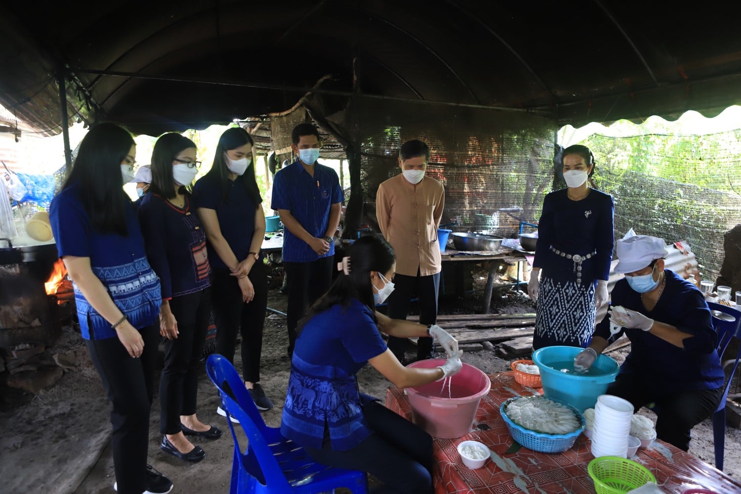 สืบสานภูมิปัญญาไทยพวน สู่อาชีพขนมจีนสมุนไพรกลุ่มสตรีบ้านแล้ง ตำบลดงกระทงยาม อำเภอศรีมหาโพธิ จังหวัดปราจีนบุรี