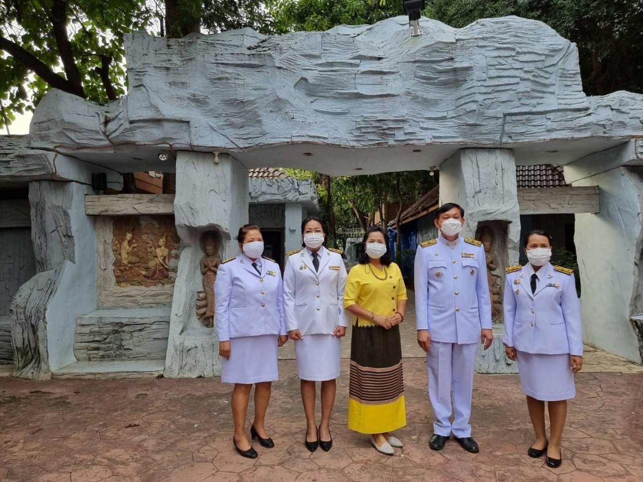 พช.ปราจีนบุรี ร่วมพิธีถวายผ้าพระกฐินพระราชทาน กรมการพัฒนาชุมชน ประจำปี ๒๕๖๔ ณ วัดธรรมามูลวรวิหาร จังหวัดชัยนาท