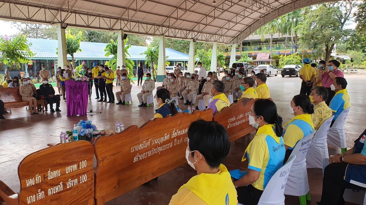 พช.ปราจีนบุรี ร่วมมอบทุนพัฒนาเด็กชนบทฯ หน่วยบำบัดทุกข์ บำรุงสุข สร้างรอยยิ้มให้ประชาชน