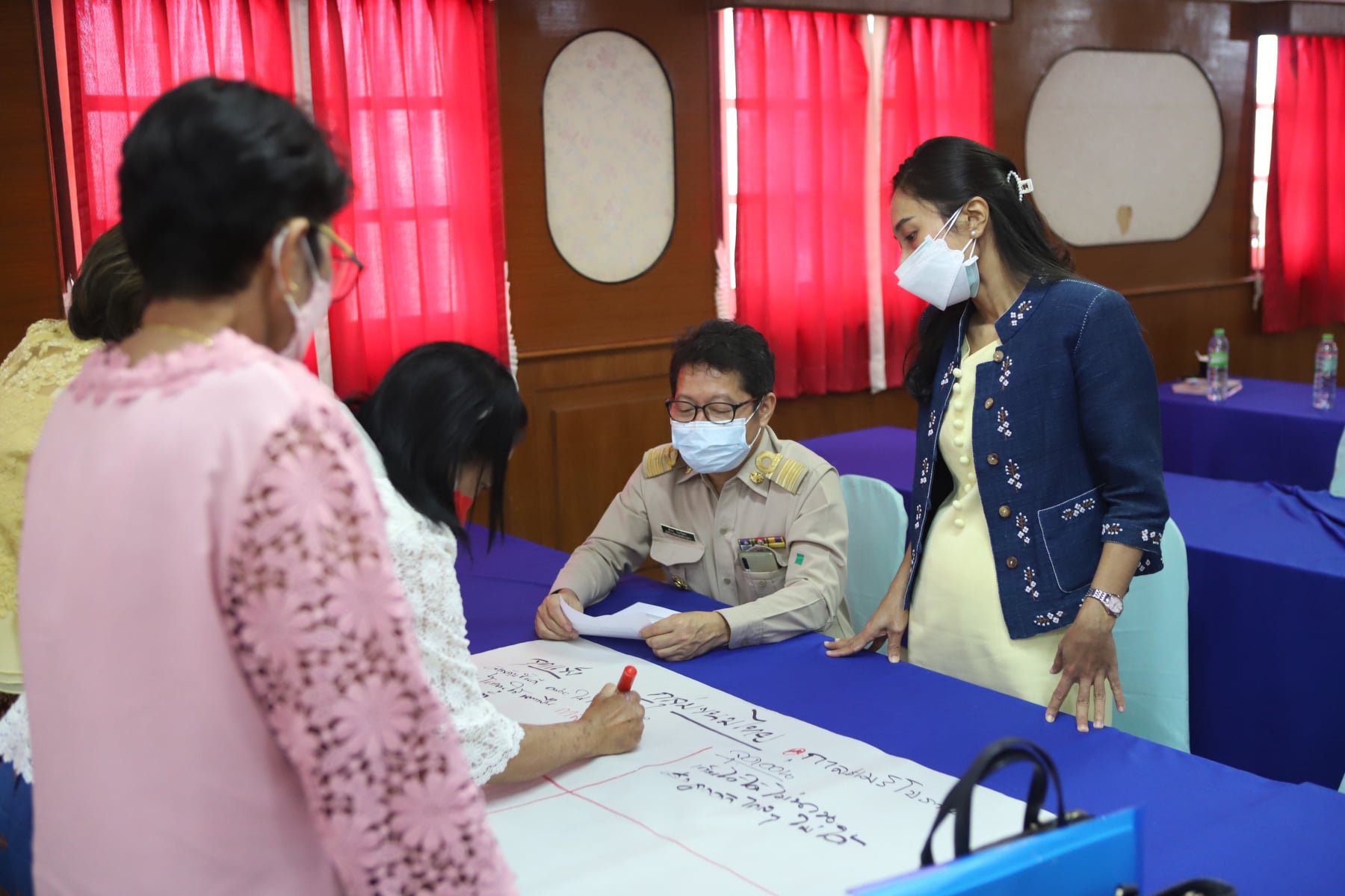พช.ปราจีนบุรี ดำเนินโครงการพัฒนาทักษะอาชีพแก่กลุ่มสมาชิกกองทุนพัฒนาบทบาทสตรี