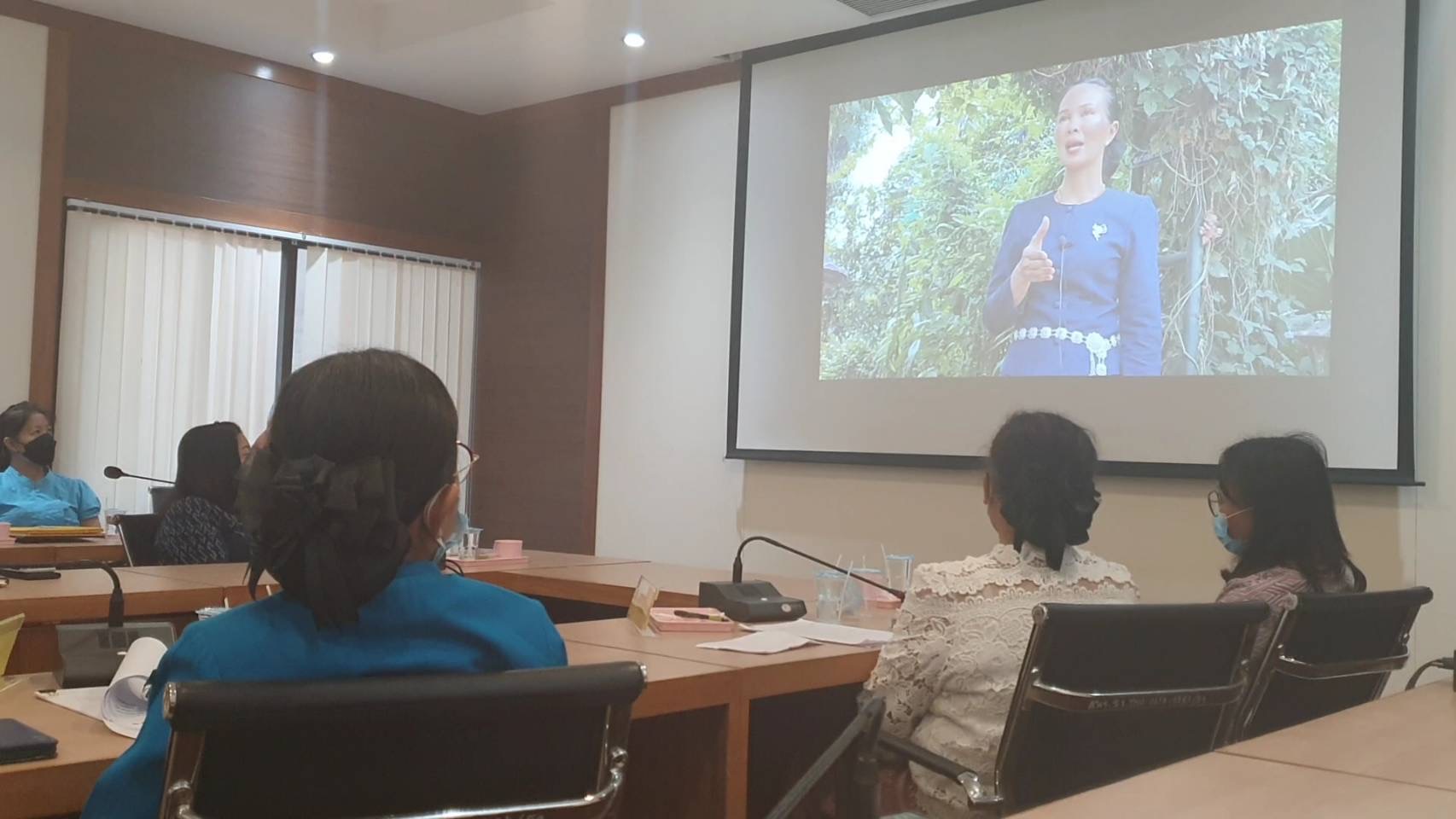 ผู้ตรวจราชการกรมการพัฒนาชุมชน ลงพื้นที่จังหวัดปราจีนบุรี ติดตามผลการปฏิบัติงานตามภารกิจของกรมการพัฒนาชุมชน รอบปีงบประมาณ พ.ศ.๒๕๖๔ และการขับเคลื่อนกิจกรรมต่อเนื่อง ปีงบประมาณ พ.ศ.๒๕๖๕ ของสำนักงานพัฒนาชุมชนจังหวัดปราจีนบุรี