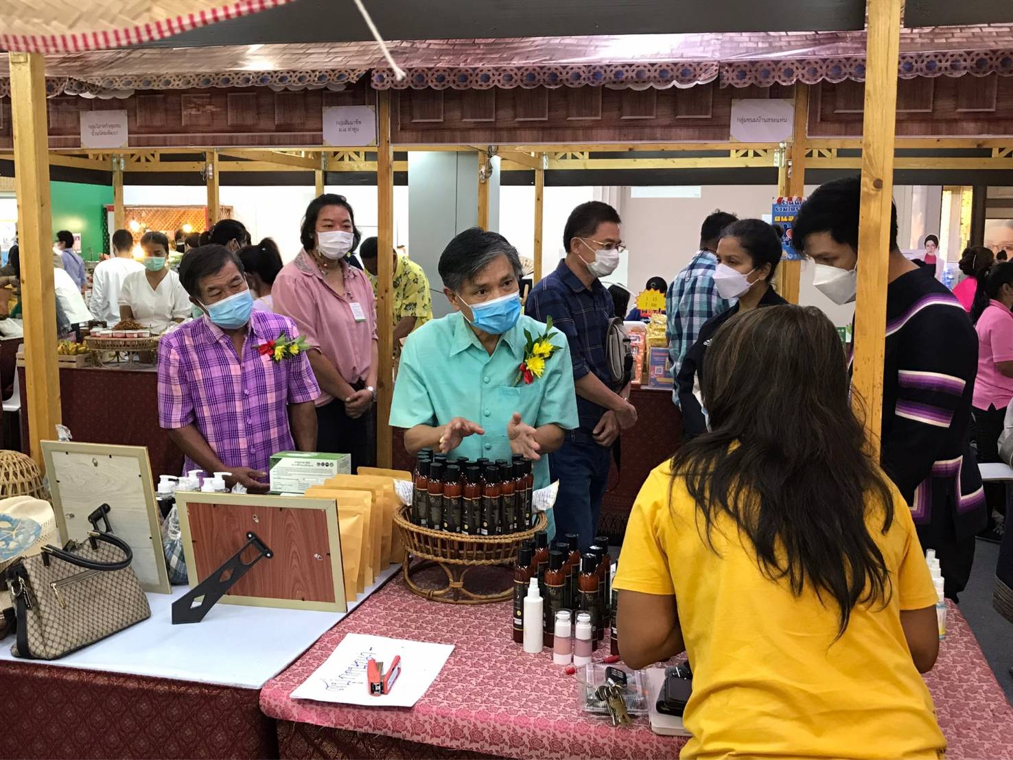 พช.จังหวัดปราจีนบุรี เชิญร่วมกิจกรรมทดสอบตลาด สำหรับการพัฒนาผลิตภัณฑ์ OTOP  และการแสดงสินค้าจำหน่ายผ้าทอลายขอเจ้าฟ้าสิริวัณณวรี