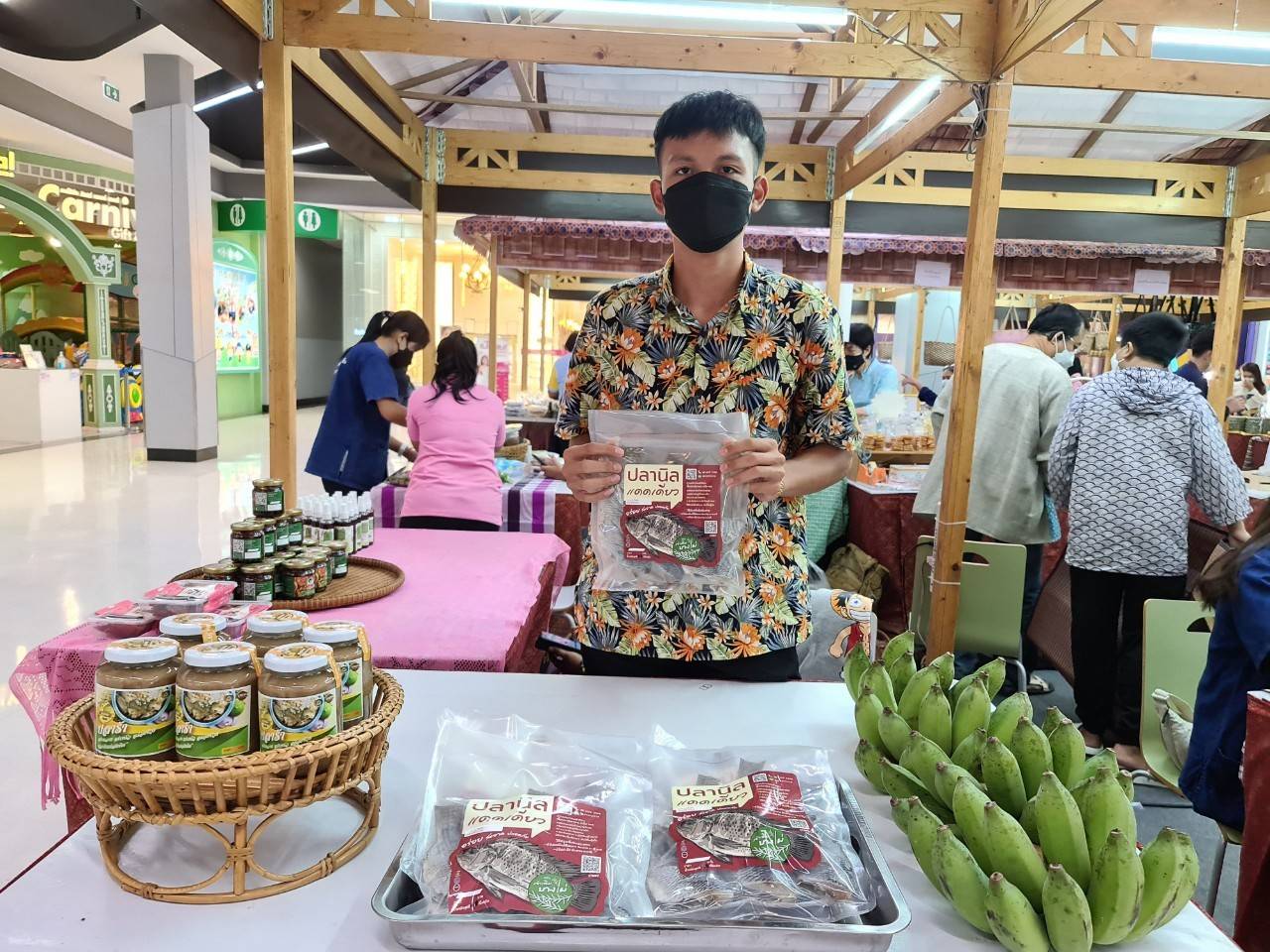 พช.จังหวัดปราจีนบุรี เชิญร่วมกิจกรรมทดสอบตลาด สำหรับการพัฒนาผลิตภัณฑ์ OTOP  และการแสดงสินค้าจำหน่ายผ้าทอลายขอเจ้าฟ้าสิริวัณณวรี