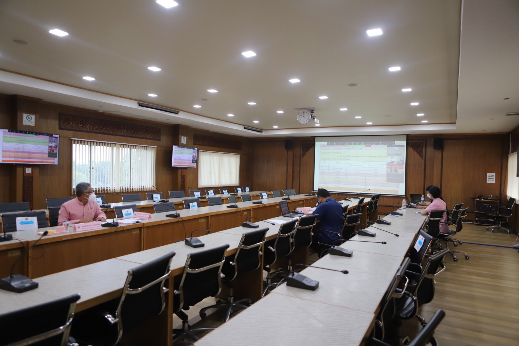 พช.ปราจีนบุรี ประชุมการนำเสนอผลการจัดเก็บและรับรองคุณภาพข้อมูลความจำเป็นพื้นฐาน (จปฐ.) และข้อมูลพื้นฐานระดับหมู่บ้าน (กชช.๒ค) ระดับจังหวัด ประจำปี ๒๕๖๔