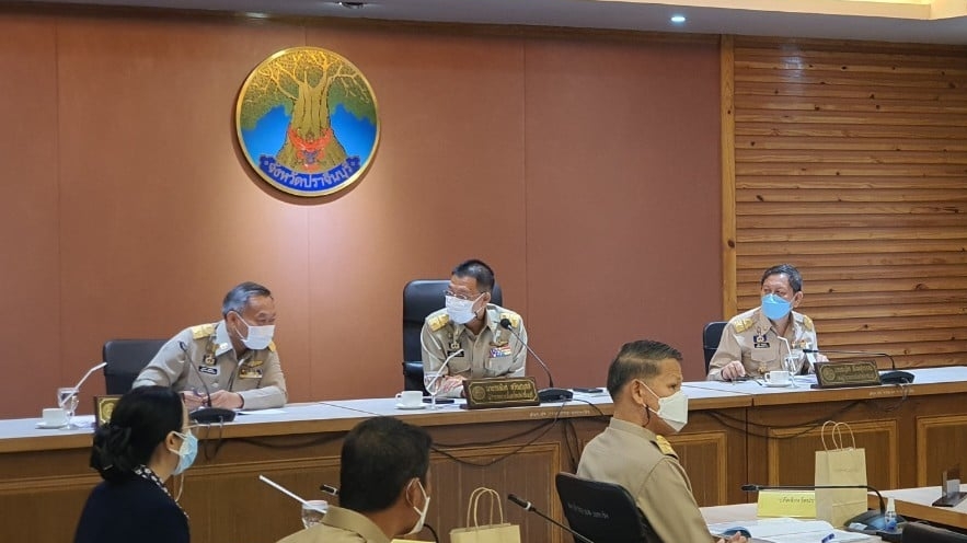 พช.ปราจีนบุรี  ร่วมประชุมคณะกรรมการจังหวัดฯ บูรณาการมอบโล่เชิดชูเกียรติคนกองทุนพัฒนาบทบาทสตรีดีเด่นระดับเขตตรวจราชการ