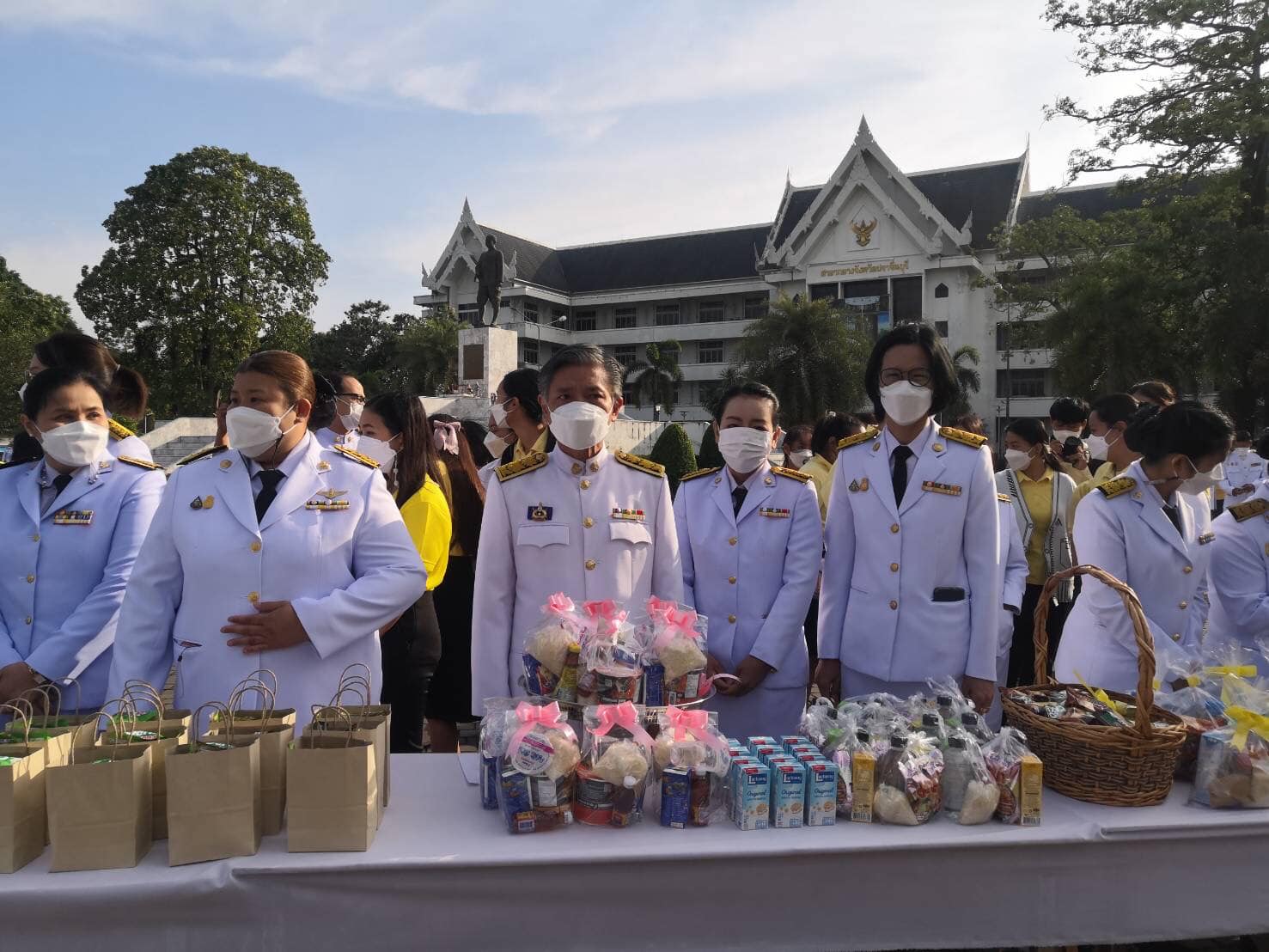 พช.ปราจีนบุรี ร่วมกิจกรรมเนื่องในวันคล้ายวันพระบรมราชสมภพพระบาทสมเด็จพระบรมชนกาธิเบศร มหาภูมิพลอดุลยเดชมหาราช บรมนาถบพิตร วันชาติ และวันพ่อแห่งชาติ 5 ธันวาคม 2564 