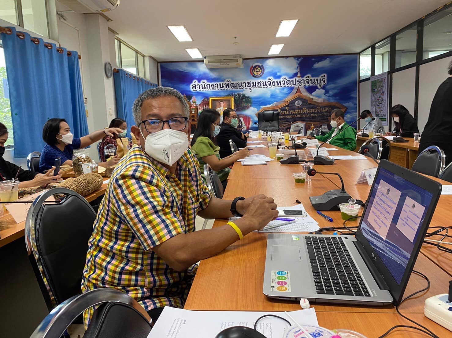 พช.ปราจีนบุรี จัดประชุมคณะกรรมการเครือข่ายองค์ความรู้ (Knowledge-Based OTOP : KBO) ปี 2565 จังหวัดปราจีนบุรี เพื่อคัดเลือกกลุ่มและผลิตภัณฑ์เข้าร่วมโครงการปี 2565