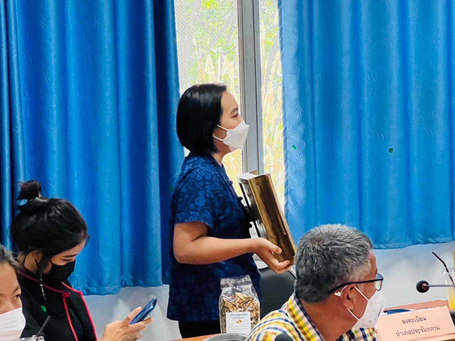 พช.ปราจีนบุรี จัดประชุมคณะกรรมการเครือข่ายองค์ความรู้ (Knowledge-Based OTOP : KBO) ปี 2565 จังหวัดปราจีนบุรี เพื่อคัดเลือกกลุ่มและผลิตภัณฑ์เข้าร่วมโครงการปี 2565