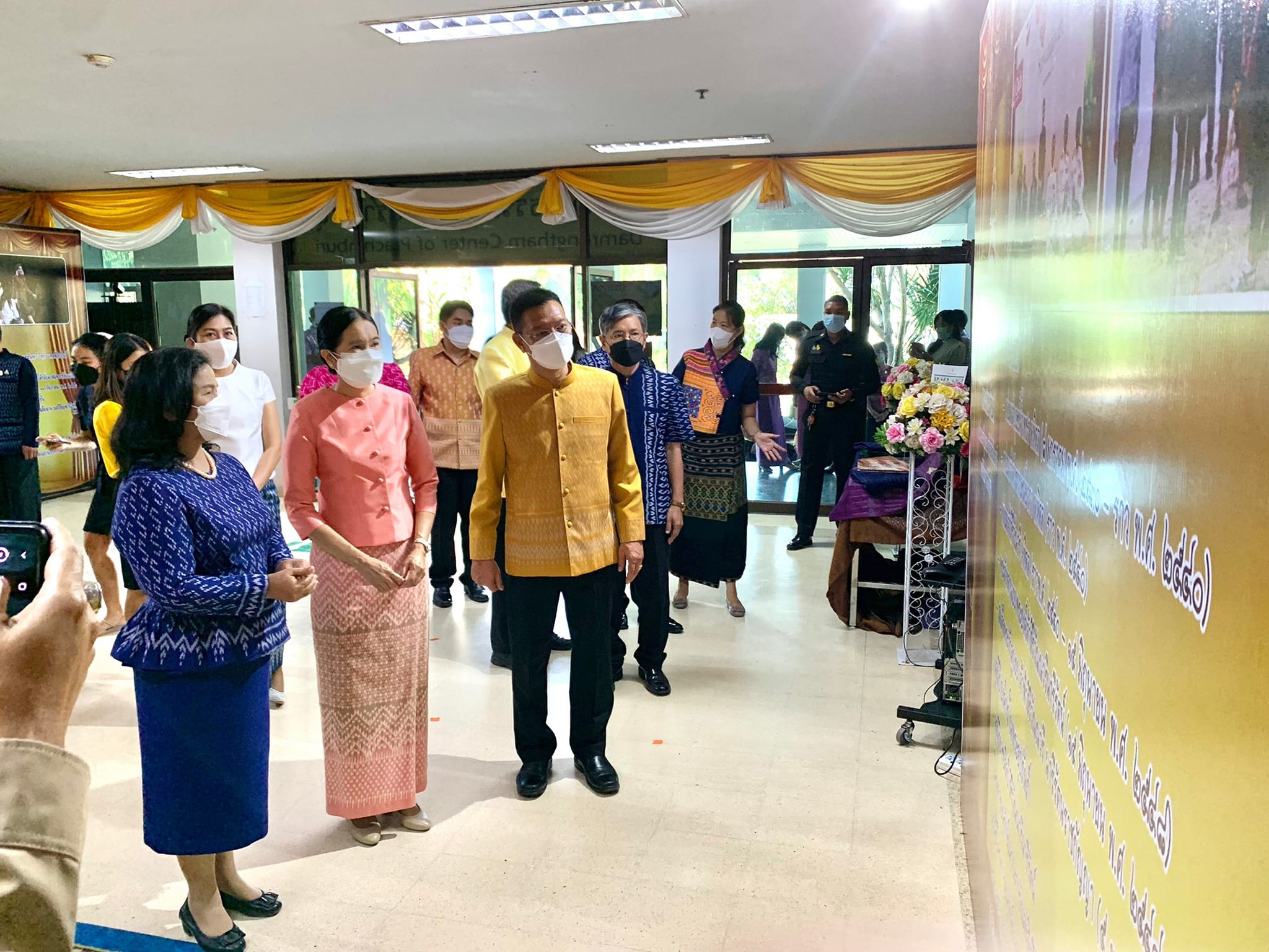พช.ปราจีนบุรี จัดกิจกรรมเฉลิมพระเกียรติเนื่องในวันคล้ายวันประสูติของสมเด็จพระเจ้าลูกเธอ เจ้าฟ้าสิริวัณณวรี นารีรัตนราชกัญญา 8 มกราคม 2565 พร้อมเชิญชวนชาวปราจีนบุรีแต่งกายด้วยผ้าไทย ผ้าพื้นถิ่น และผ้าลายพระราชทาน