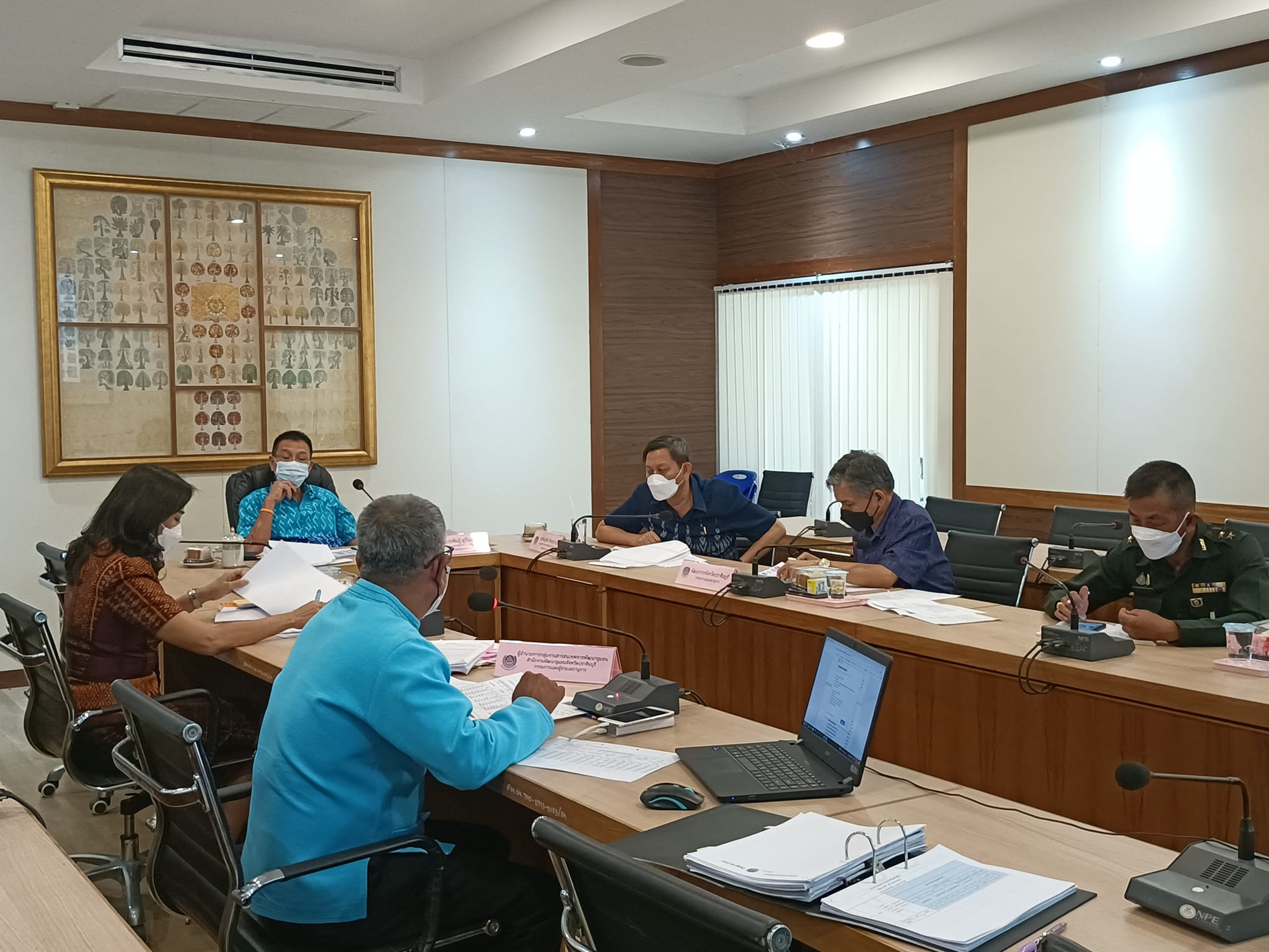 พช.ปราจีนบุรี ประชุมคณะกรรมการบริหารศูนย์อำนวยการขจัดความยากจนและพัฒนาคนทุกช่วงวัยอย่างยั่งยืนตามหลักปรัชญาเศรษฐกิจพอเพียง (คจพ.จ.)