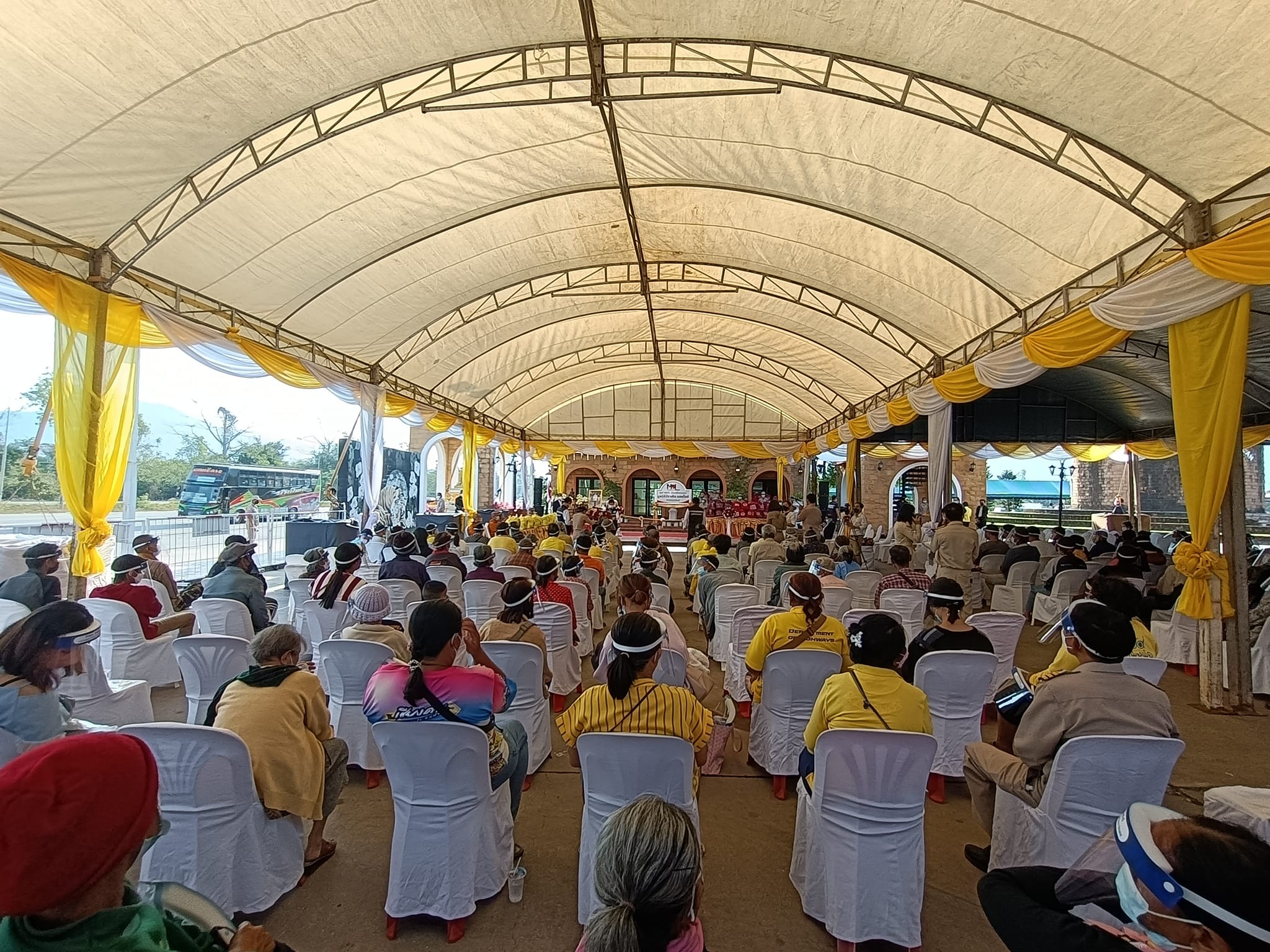 พช.ปราจีนบุรี ร่วมงานเปิดศูนย์ “หนึ่งใจ…ช่วยเหลือเกษตรกร” มูลนิธิมิราเคิล ออฟไลฟ์ ประจำจังหวัดปราจีนบุรี