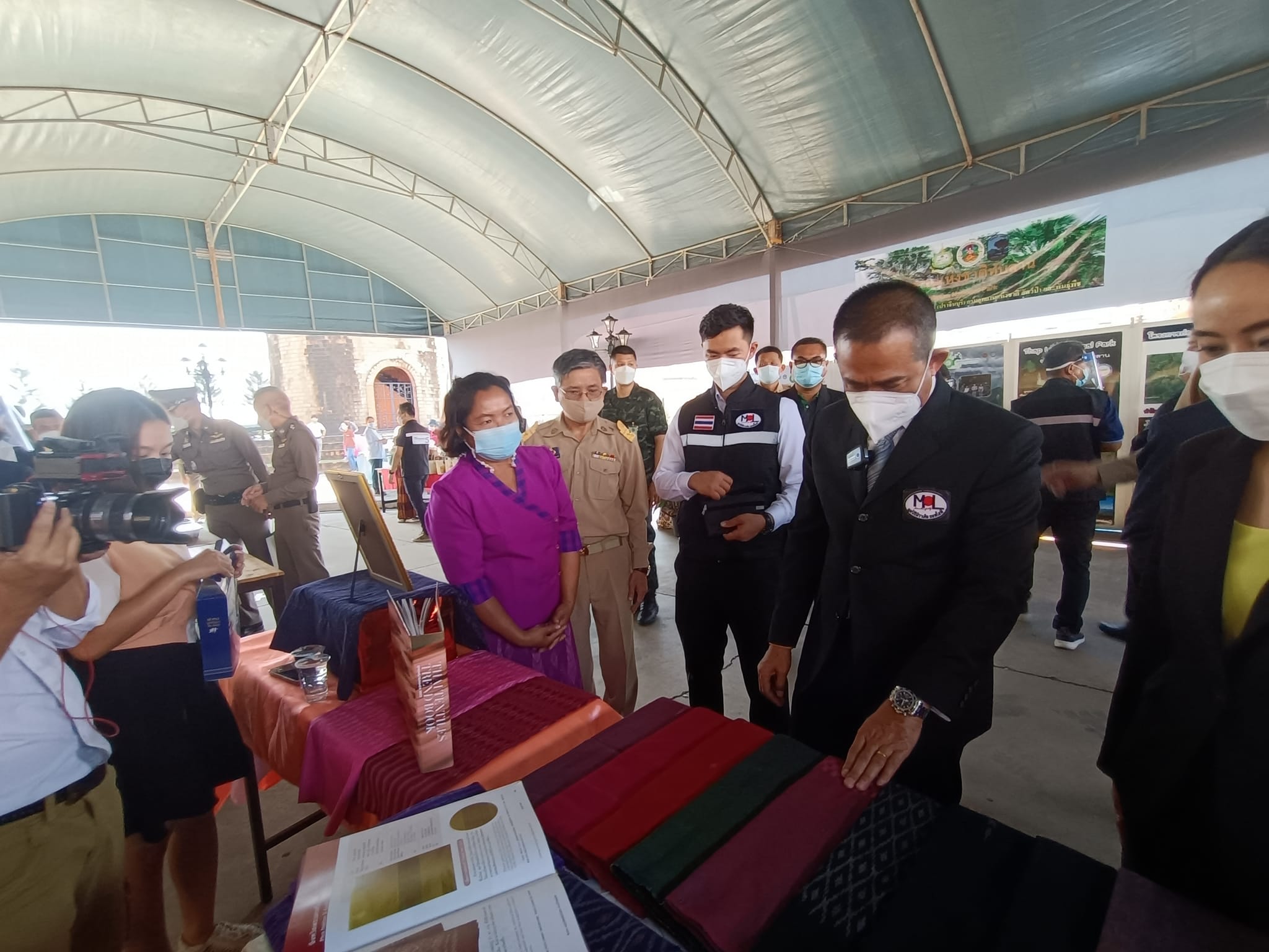 พช.ปราจีนบุรี ร่วมงานเปิดศูนย์ “หนึ่งใจ…ช่วยเหลือเกษตรกร” มูลนิธิมิราเคิล ออฟไลฟ์ ประจำจังหวัดปราจีนบุรี