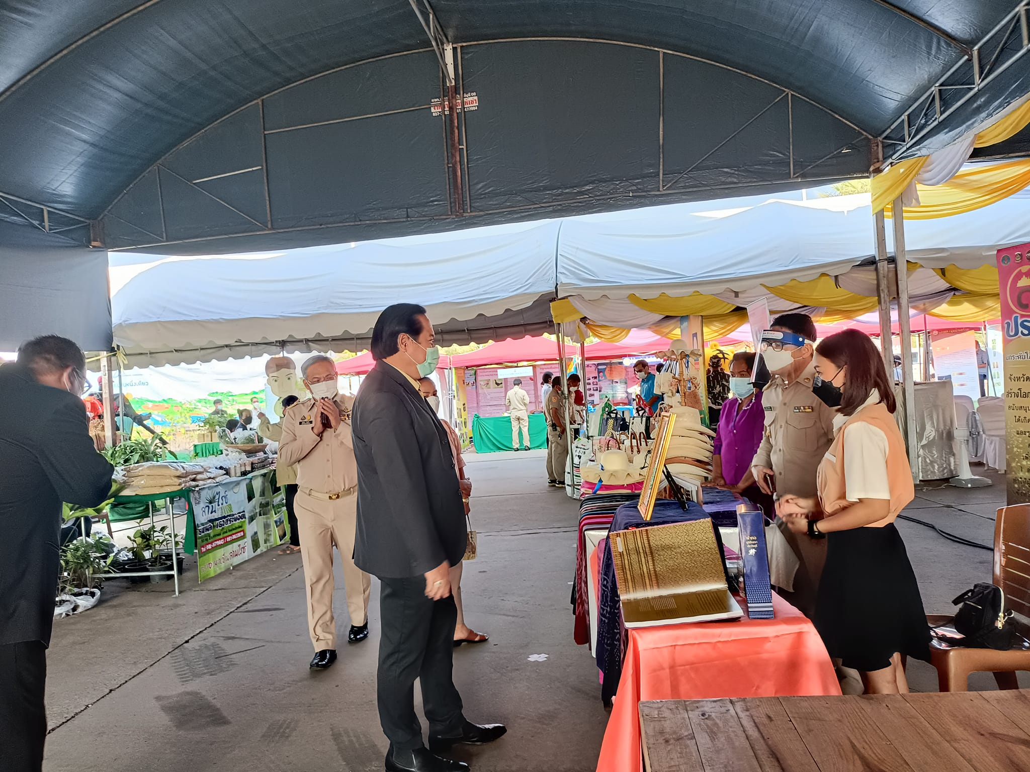 พช.ปราจีนบุรี ร่วมงานเปิดศูนย์ “หนึ่งใจ…ช่วยเหลือเกษตรกร” มูลนิธิมิราเคิล ออฟไลฟ์ ประจำจังหวัดปราจีนบุรี