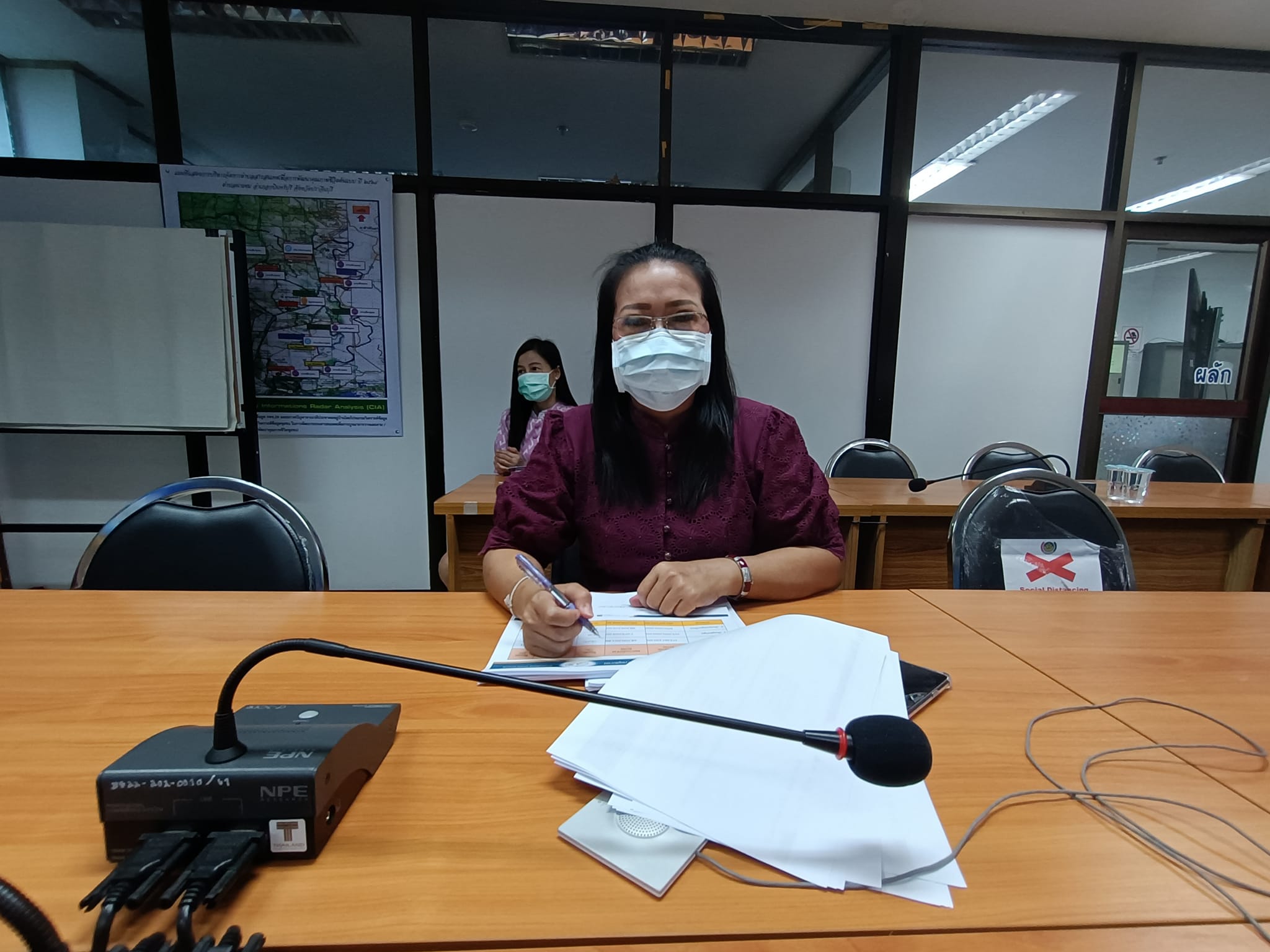 พช.ปราจีนบุรี ร่วมประชุมติดตามการดำเนินงานและการใช้จ่ายงบประมาณกองทุนพัฒนาบทบาทสตรี ประจำปีงบประมาณ พ.ศ. 2565 ผ่านระบบวีดิทัศน์ทางไกล (Video Conference) ครั้งที่ 1/2565