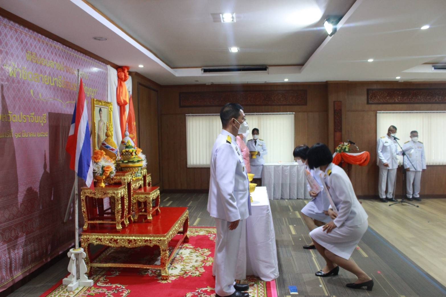 พช.ปราจีนบุรี จัดพิธีมอบลายผ้าพระราชทาน ลาย “ ผ้าขิดลายนารีรัตนราชกัญญา “