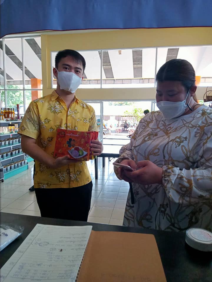 พช.จังหวัดปราจีนบุรี ร่วมเปิดโครงการร้านฟิชเชอร์แมนช็อป จำหน่ายสินค้าผลผลิตจากเกษตรกร ที่ศูนย์จำหน่ายสินค้าบริการและของดีทวารวดีปราจีนบุรี (ศูนย์ OTOP พลาซ่า) จัดโดยสำนักงานประมงจังหวัดปราจีนบุรี