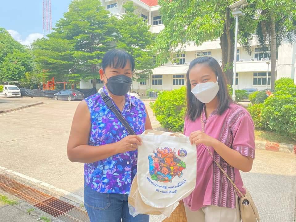พช.ปราจีนบุรี ดำเนินการจัดกิจกรรมตลาดประชารัฐคนไทยยิ้มได้จังหวัดปราจีนบุรี