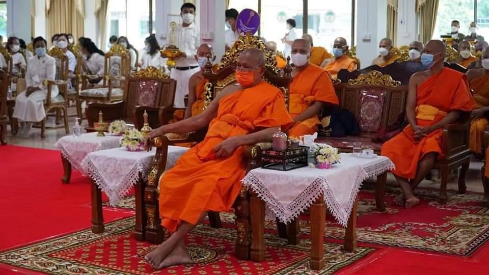 พช.ปราจีนบุรี ร่วมพิธีเจริญพระพุทธมนต์และเวียนเทียน ส่งเสริมพระพุทธศาสนา เนื่องในเทศกาลวันวิสาขบูชา พุทธศักราช 2656