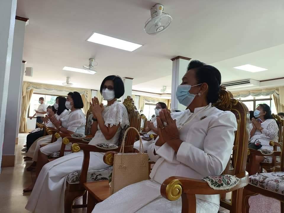 พช.ปราจีนบุรี ร่วมพิธีเจริญพระพุทธมนต์และเวียนเทียน ส่งเสริมพระพุทธศาสนา เนื่องในเทศกาลวันวิสาขบูชา พุทธศักราช 2656
