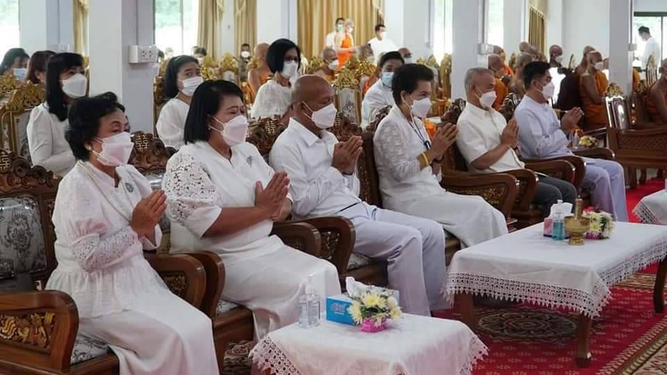 พช.ปราจีนบุรี ร่วมพิธีเจริญพระพุทธมนต์และเวียนเทียน ส่งเสริมพระพุทธศาสนา เนื่องในเทศกาลวันวิสาขบูชา พุทธศักราช 2656
