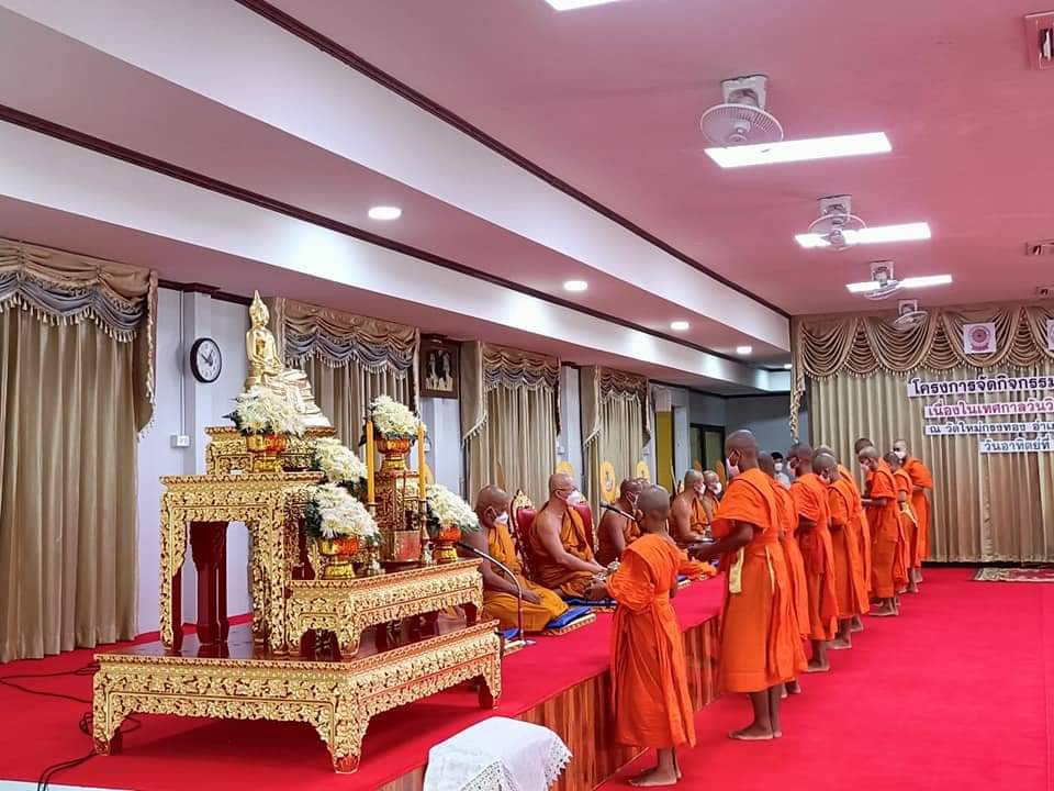พช.ปราจีนบุรี ร่วมพิธีเจริญพระพุทธมนต์และเวียนเทียน ส่งเสริมพระพุทธศาสนา เนื่องในเทศกาลวันวิสาขบูชา พุทธศักราช 2656